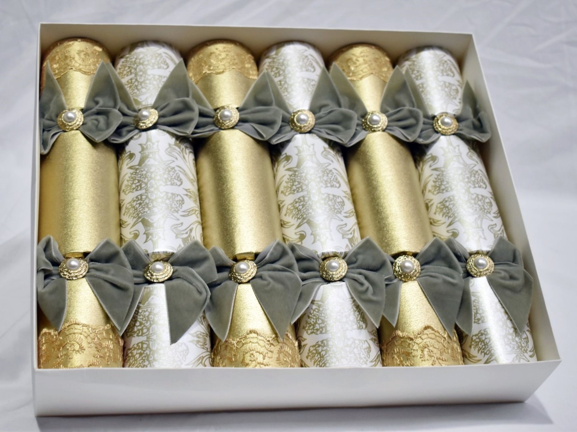 6 x HARRODS OF LONDON 'Regency Regalia' Luxury Handmade Christmas Crackers - Original Price £129.00 - Image 2 of 4