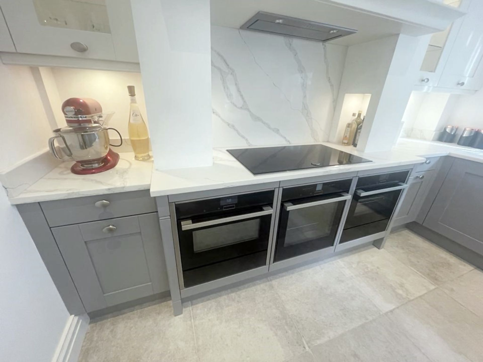 1 x SIEMATIC Bespoke Shaker-style Fitted Kitchen, Utility Room, Appliances & Modern Quartz Surfaces - Image 17 of 153