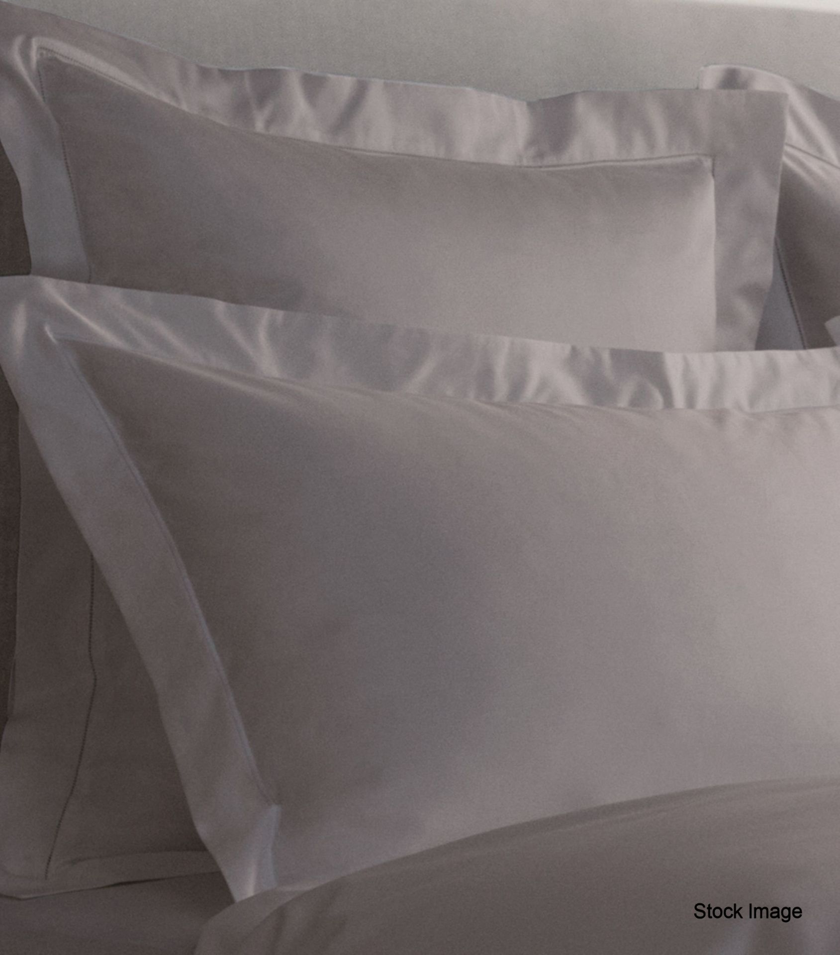 1 x HARRODS OF LONDON Brompton Housewife Pillowcase Pair (50cm X 75cm) - Original RRP £89 - Ref: