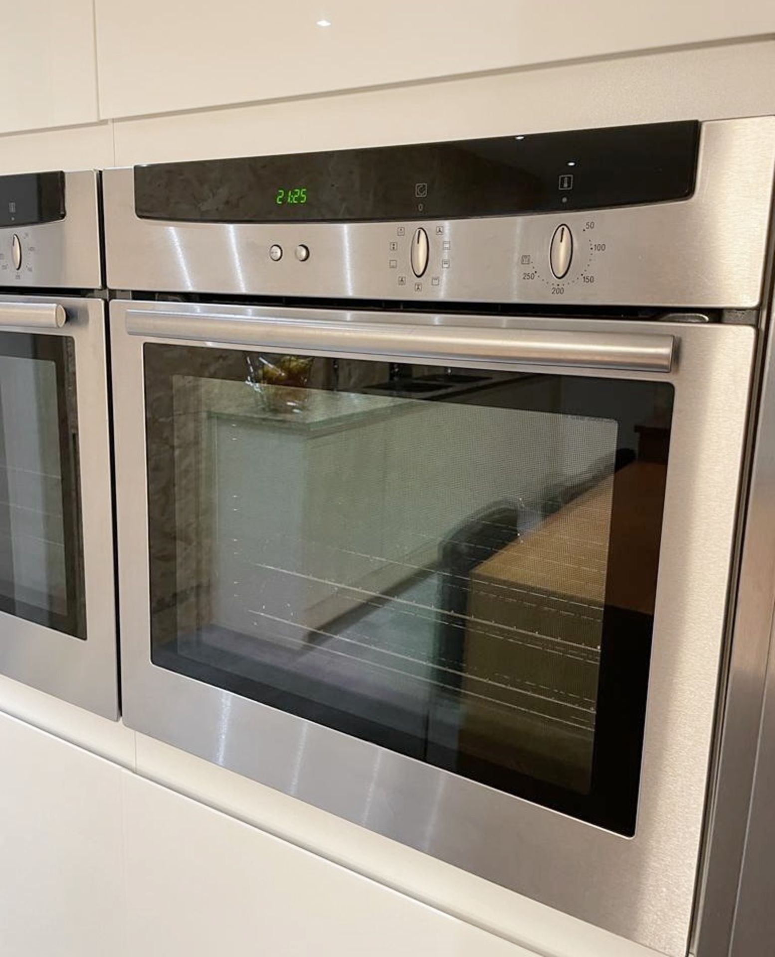 1 x Stunning PARAPAN Handleless Fitted Kitchen with Neff Appliances, Granite Worktops & Island - Image 77 of 126