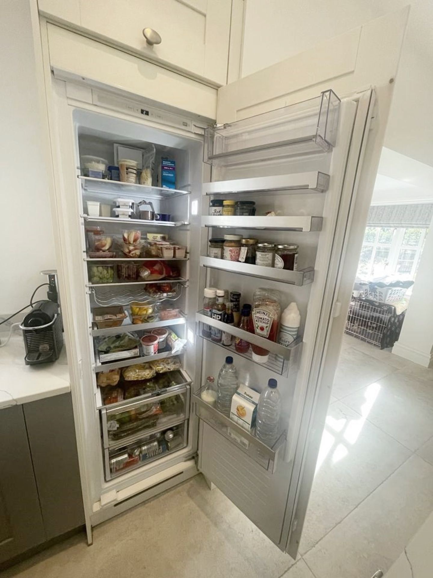 1 x SIEMATIC Bespoke Shaker-style Fitted Kitchen, Utility Room, Appliances & Modern Quartz Surfaces - Image 104 of 153