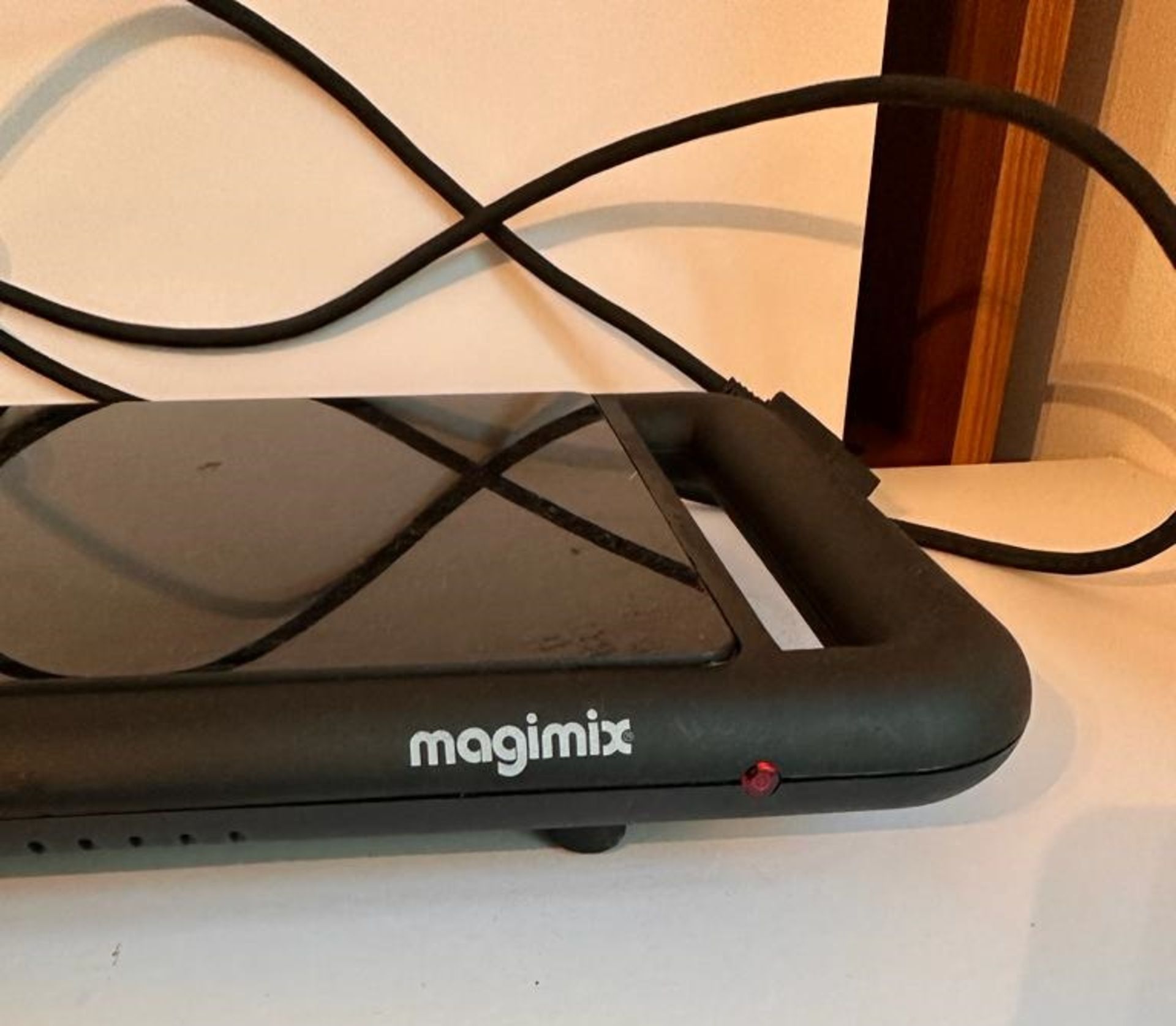 1 x MAGIMIX Ceramic Hot Plate With Plug. 50x23cm. Very Good Condition - Ref: GRG035 / WH2 / BOX# - - Image 2 of 4