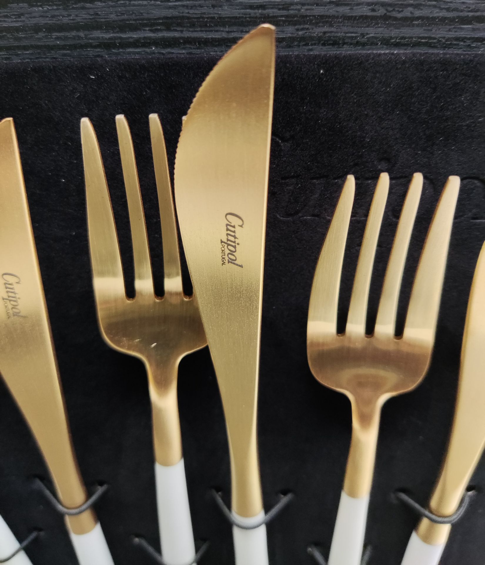 1 x CUTIPOL 'Goa' Luxury 24-Piece White/Gold Cutlery Set - New/Boxed - Original RRP £499.00 - Image 10 of 24