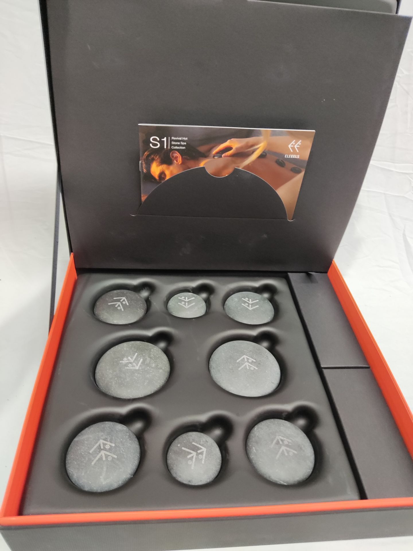 1 x ELEEELS Eleeels S1 Revival Hot Stone Spa Collection - New/Boxed - Original RRP £349 - Ref: - Image 5 of 16