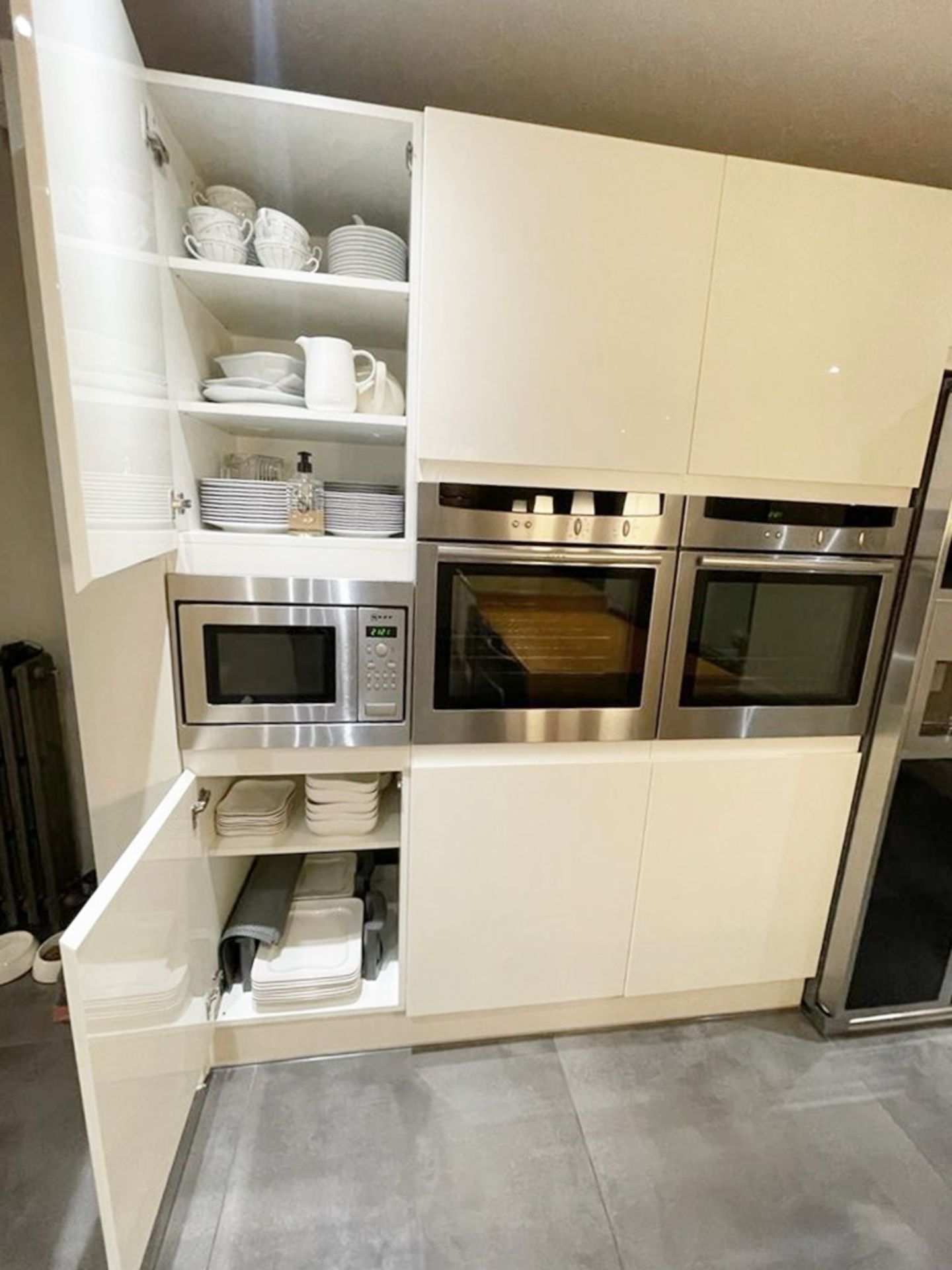 1 x Stunning PARAPAN Handleless Fitted Kitchen with Neff Appliances, Granite Worktops & Island - Image 76 of 126