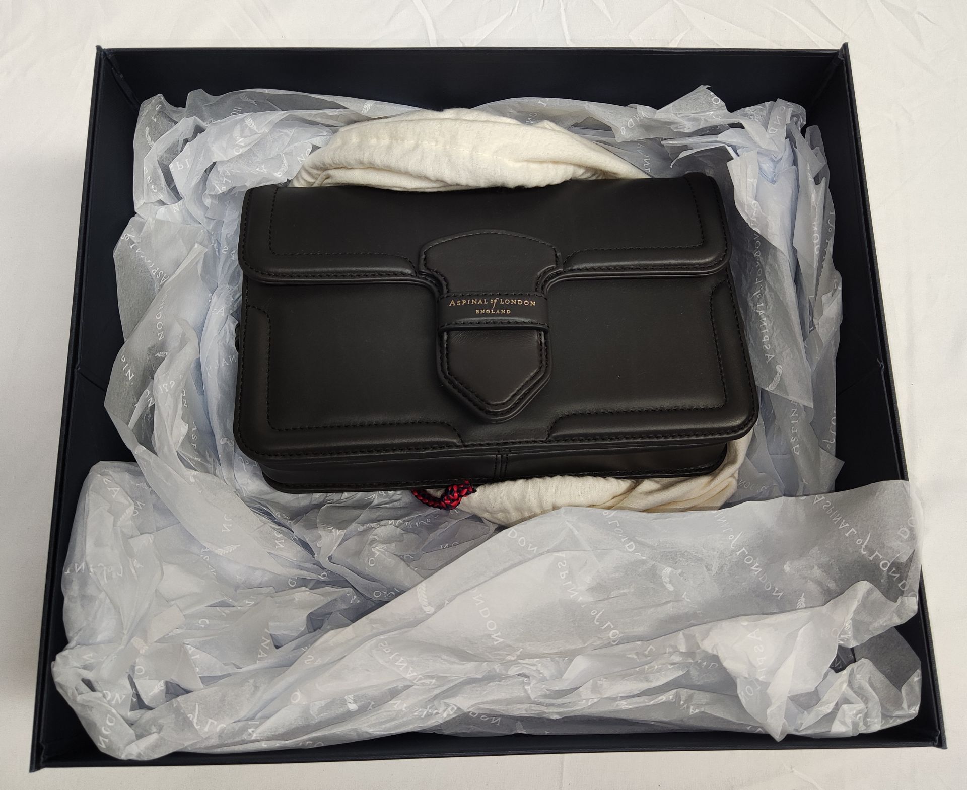 1 x ASPINAL OF LONDON The Resort Leather Bag In Smooth Black - Boxed - Original RRP £525 - Ref: - Image 5 of 24