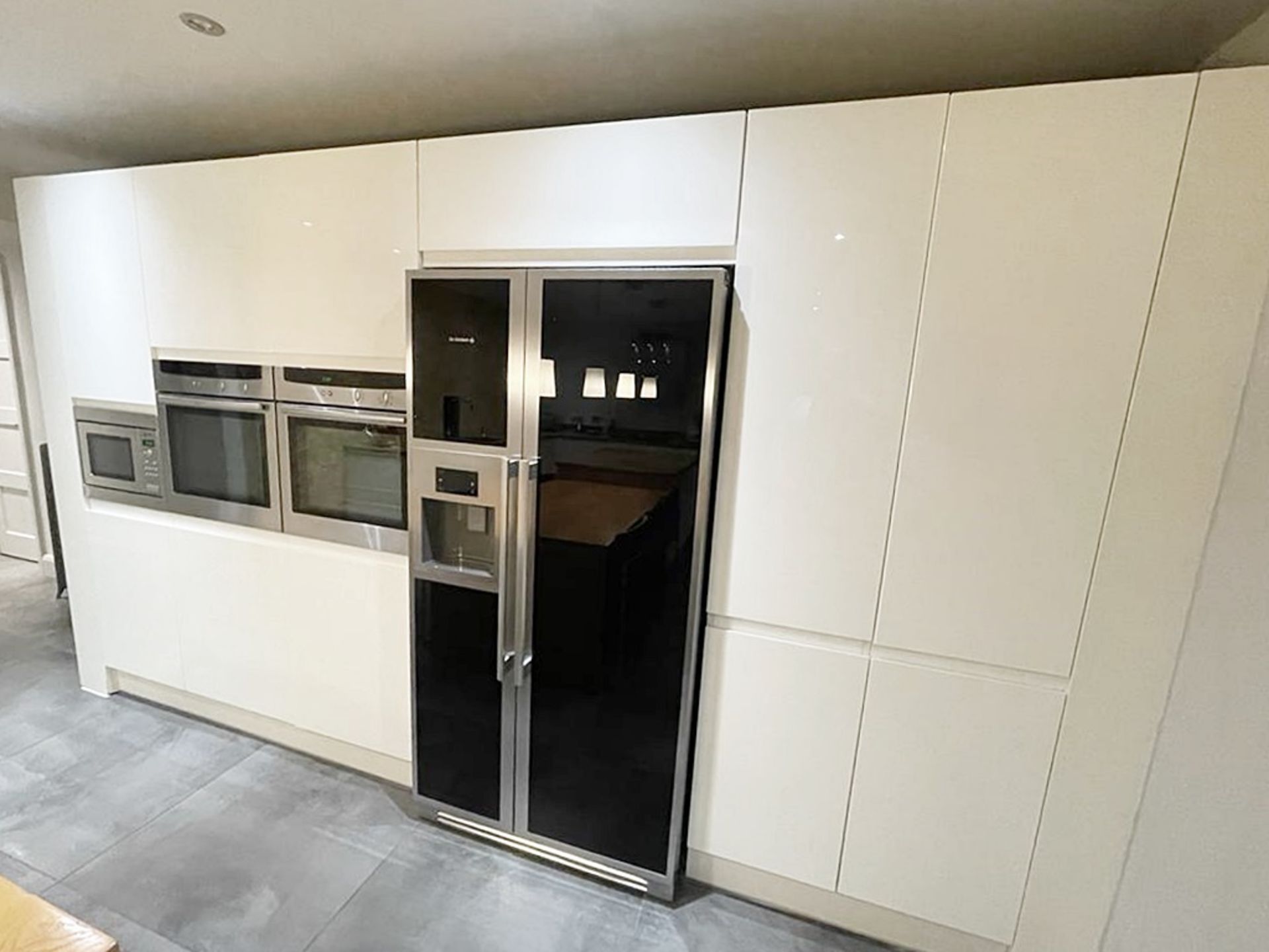 1 x Stunning PARAPAN Handleless Fitted Kitchen with Neff Appliances, Granite Worktops & Island - Image 81 of 126