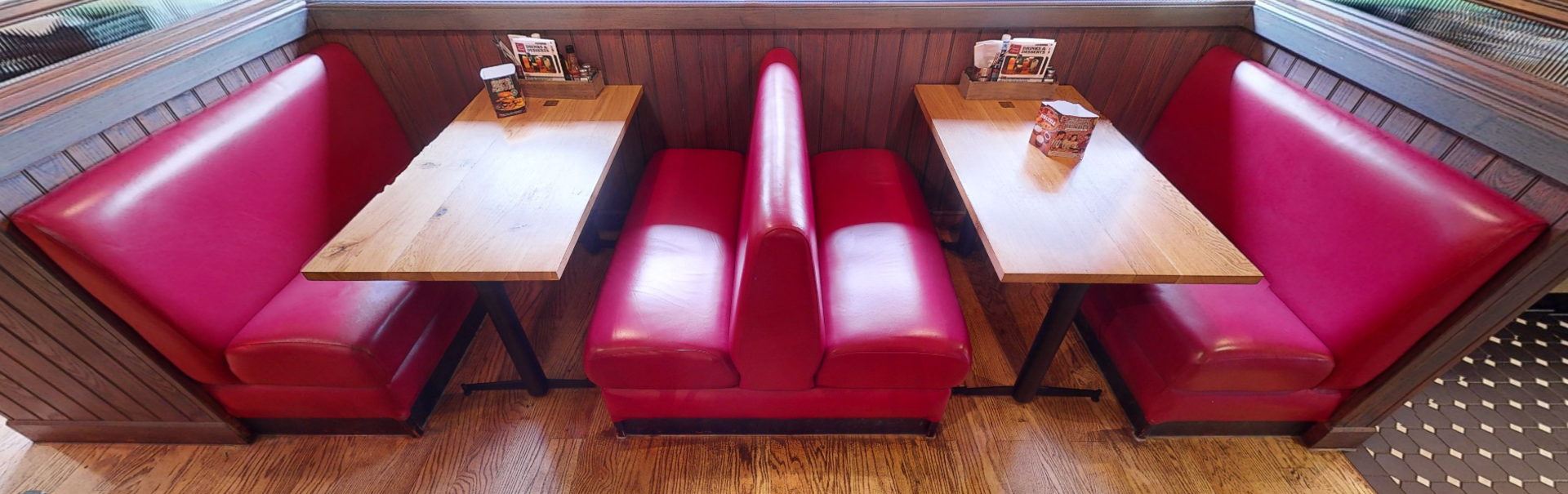 1 x Collection of Restaurant Booth Seating in a Red Faux Leather Upholstery - Image 4 of 8