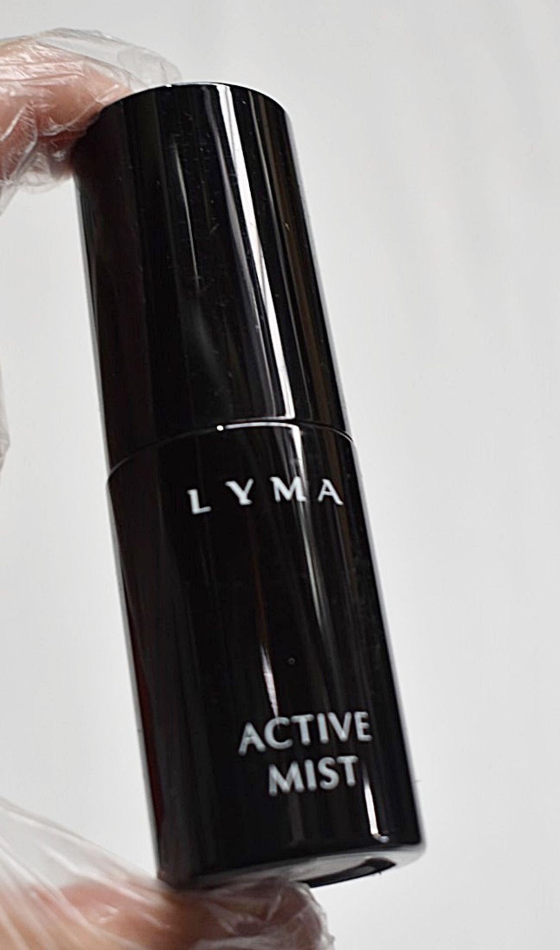 1 x LYMA Home Laser Skincare Treatment Starter Kit With Active Mist and Priming Serum - RRP £1,999 - Image 9 of 20