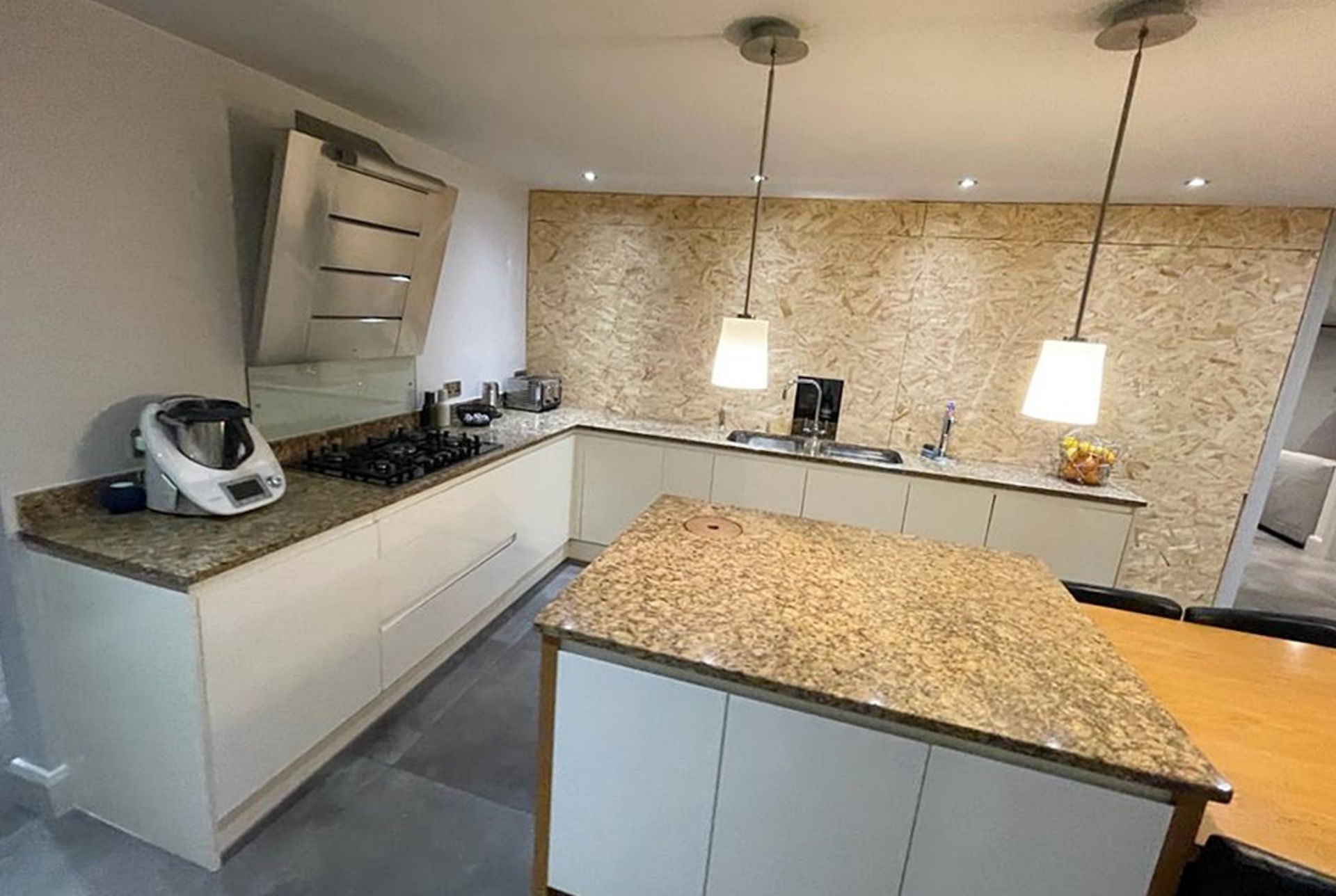 1 x Stunning PARAPAN Handleless Fitted Kitchen with Neff Appliances, Granite Worktops & Island - Image 8 of 126