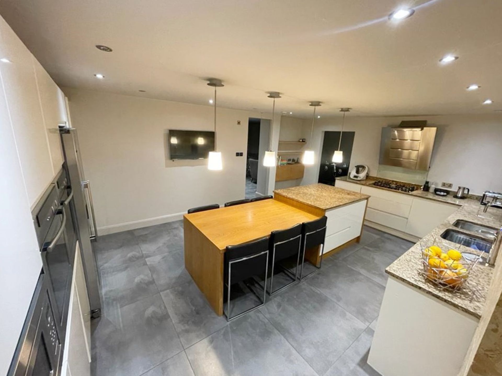 1 x Stunning PARAPAN Handleless Fitted Kitchen with Neff Appliances, Granite Worktops & Island - Image 88 of 126