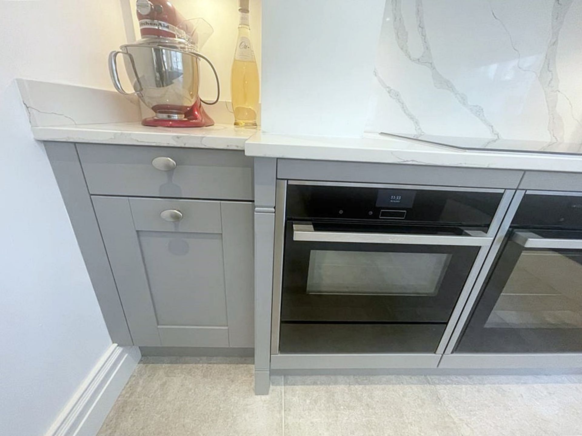 1 x SIEMATIC Bespoke Shaker-style Fitted Kitchen, Utility Room, Appliances & Modern Quartz Surfaces - Image 16 of 153