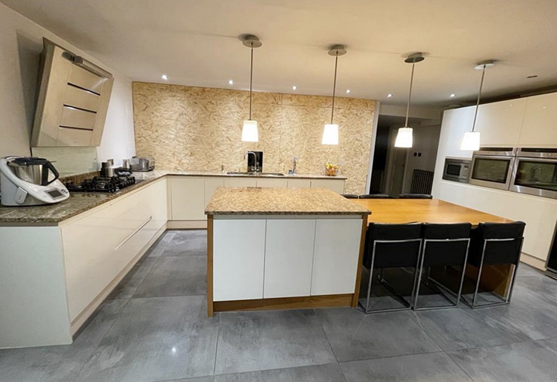 1 x Stunning PARAPAN Handleless Fitted Kitchen with Neff Appliances, Granite Worktops & Island - Image 5 of 126