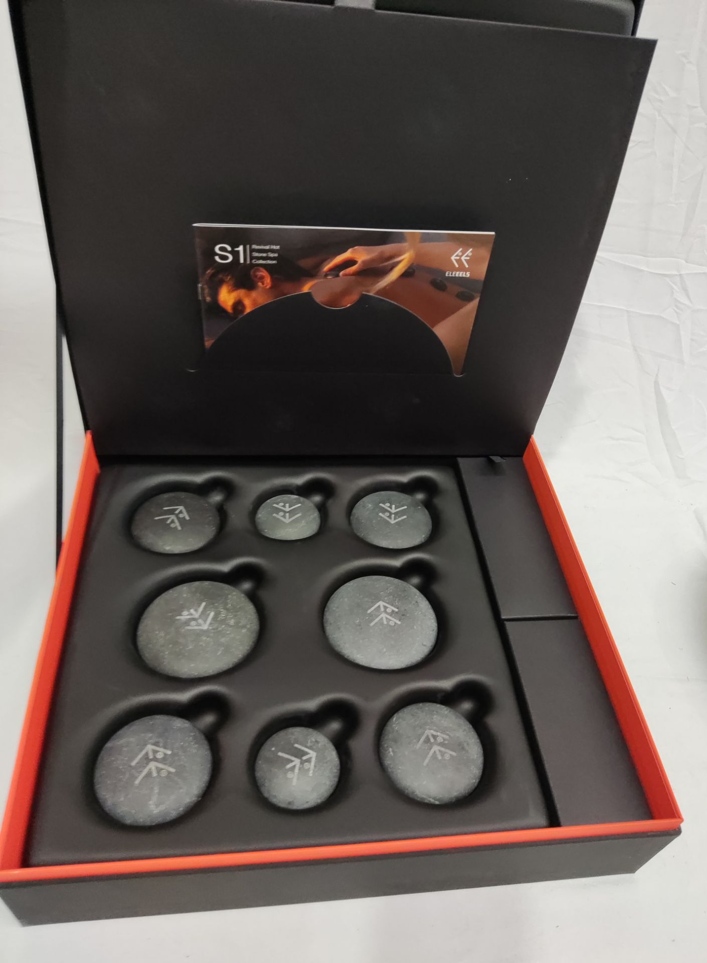 1 x ELEEELS Eleeels S1 Revival Hot Stone Spa Collection - New/Boxed - Original RRP £349 - Ref: - Image 15 of 16