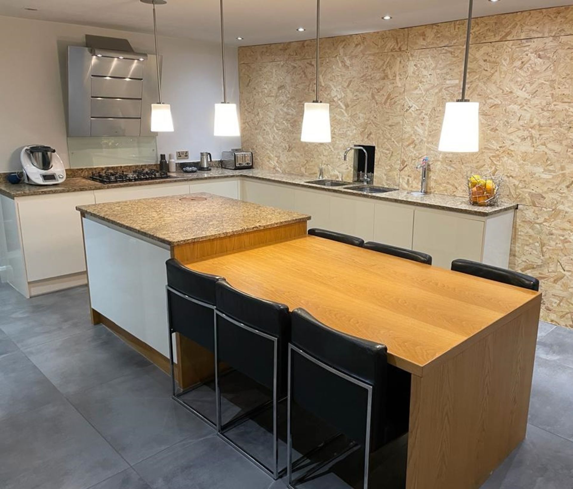 1 x Stunning PARAPAN Handleless Fitted Kitchen with Neff Appliances, Granite Worktops & Island - Image 3 of 126