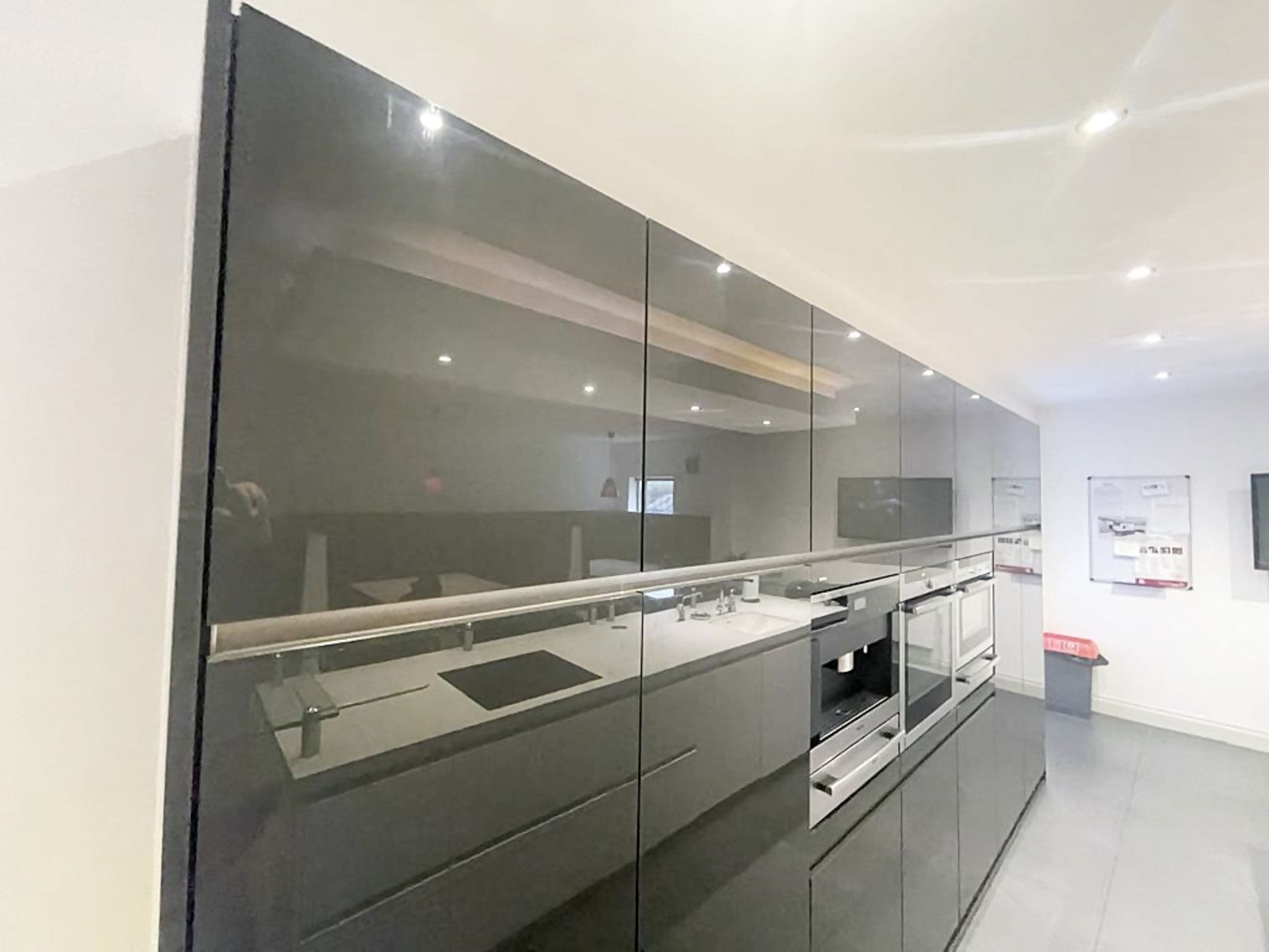 1 x SIEMATIC Bespoke Handleless Gloss Fitted Kitchen with 3.6m Island, Appliances & Granite Worktops - Image 16 of 117