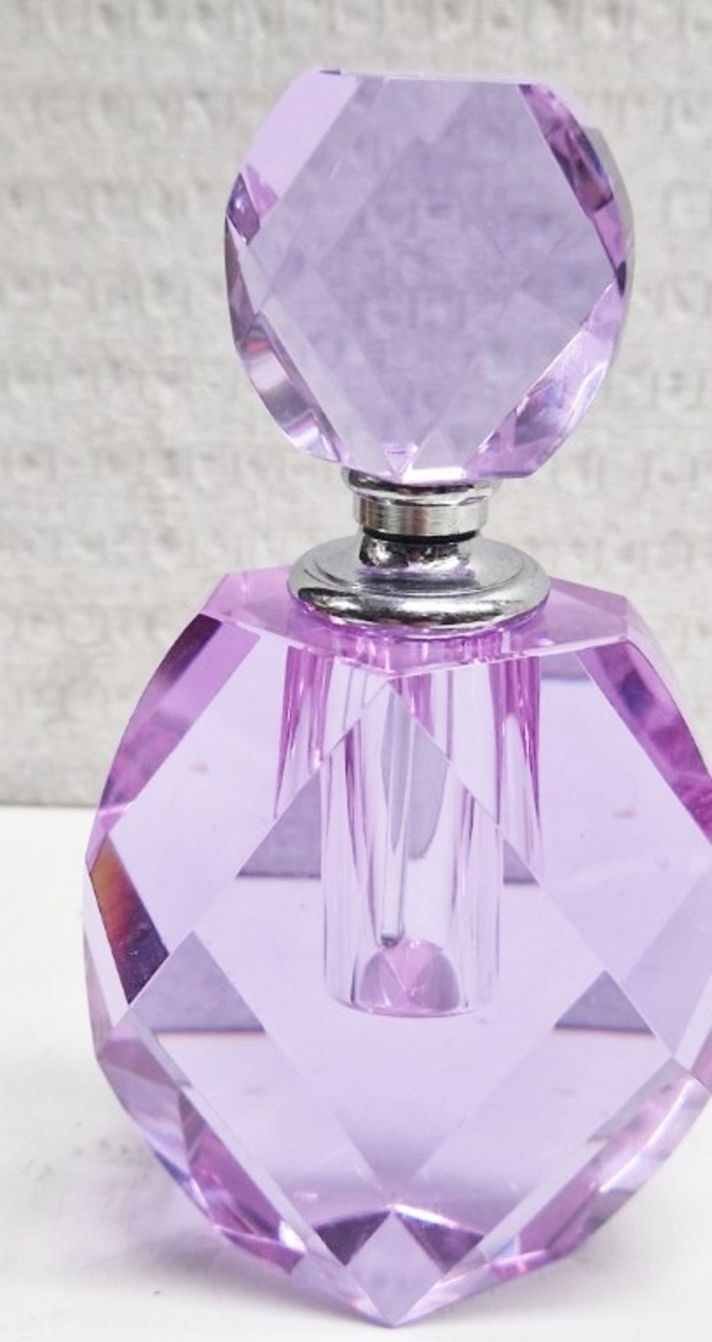 1 x Beautiful Purple Crystal Glass Perfume Bottle With Dauber And Threaded Stopper - Image 4 of 6