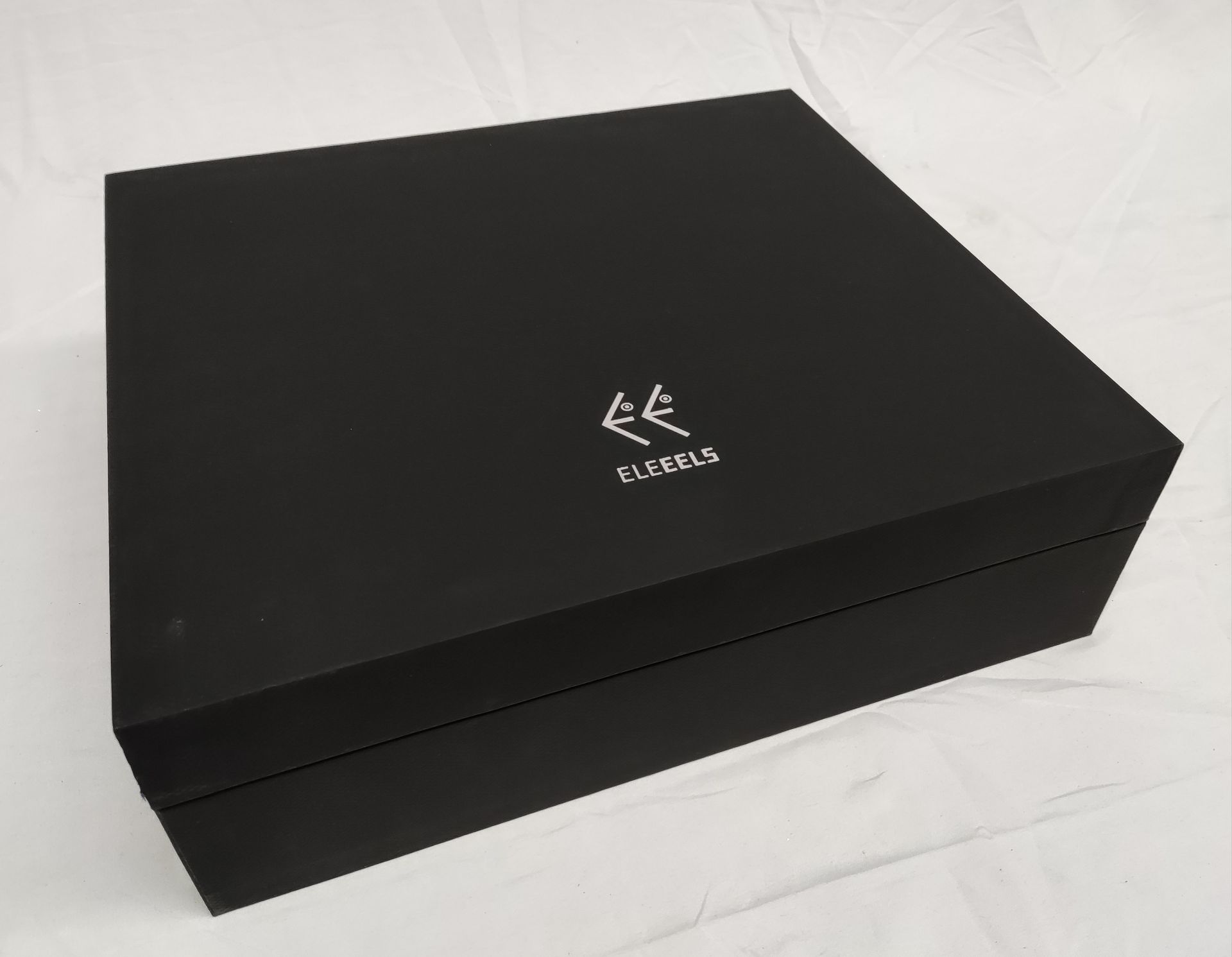 1 x ELEEELS Eleeels S1 Revival Hot Stone Spa Collection - New/Boxed - Original RRP £349 - Ref: - Image 3 of 16