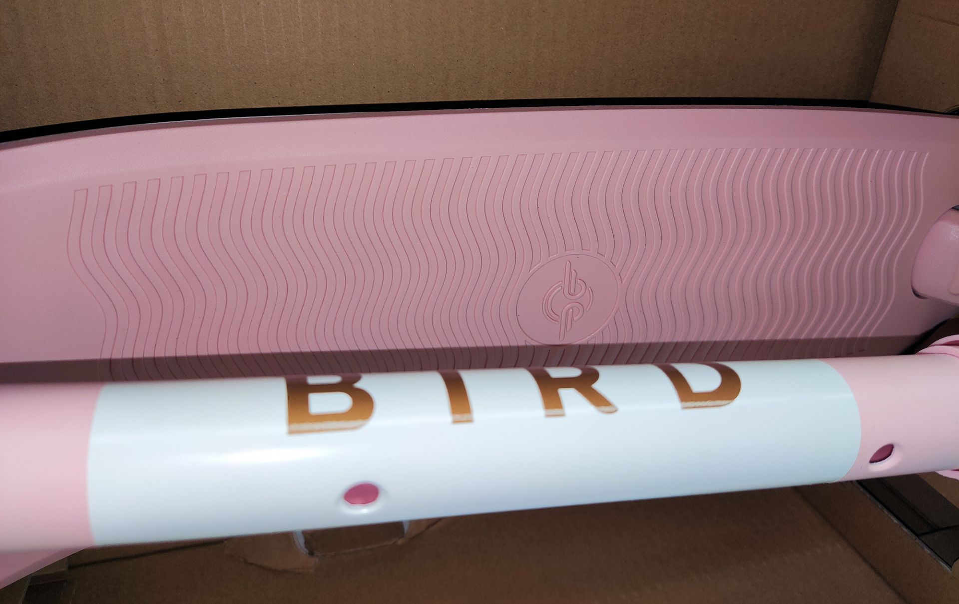 1 x BIRD Birdie Kids 3-Wheel Scooter In Electric Rose Pink - New/Boxed - Original RRP £130 - Ref: - Image 8 of 8