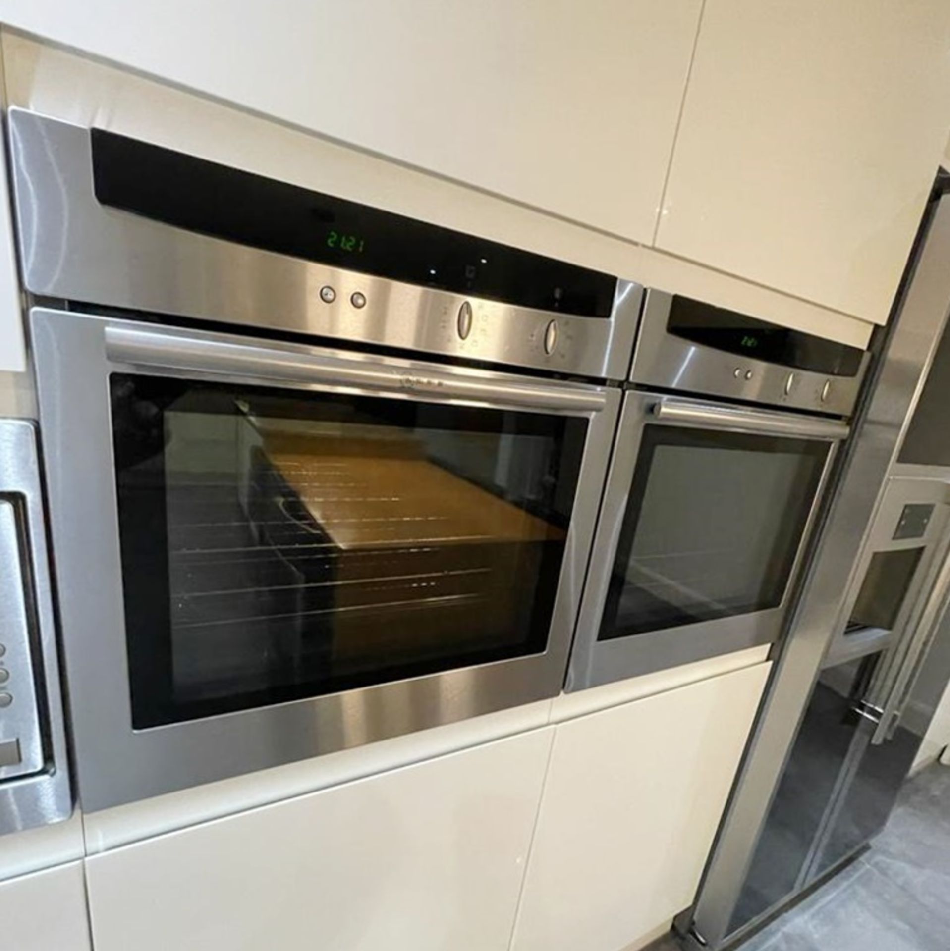 1 x Stunning PARAPAN Handleless Fitted Kitchen with Neff Appliances, Granite Worktops & Island - Image 79 of 126