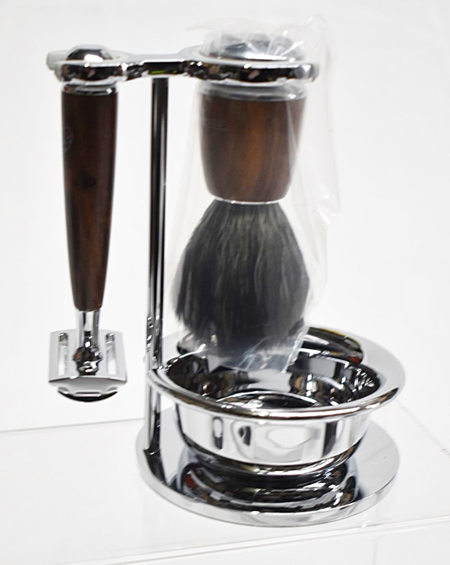 1 x ADAM GROOMING ATELIER Barber-shop Inspired Shaving Set - Unused / Boxed Stock - Image 4 of 10