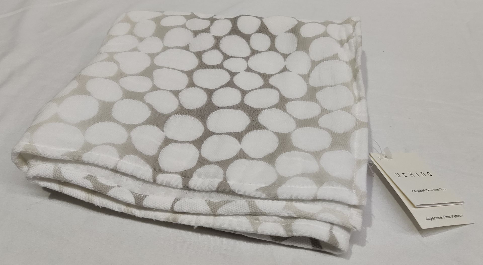 1 x UCHINO Japanese Fine Pattern Hand Towel 50X100cm - Grey - Original RRP £69.96 - Ref: 7395403/ - Image 2 of 10