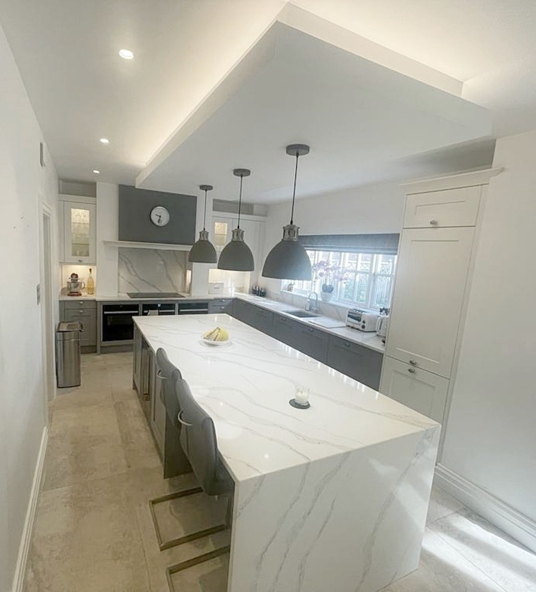 1 x SIEMATIC Bespoke Shaker-style Fitted Kitchen, Utility Room, Appliances & Modern Quartz Surfaces - Image 125 of 153
