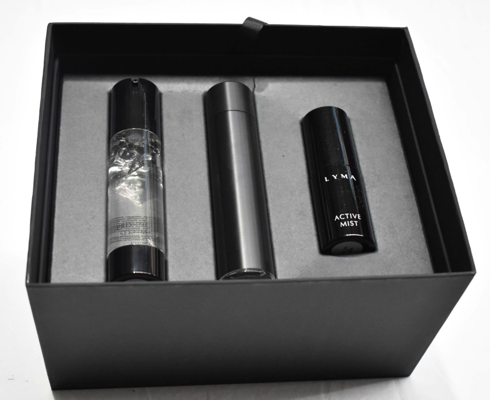 1 x LYMA Home Laser Skincare Treatment Starter Kit With Active Mist and Priming Serum - RRP £1,999 - Image 6 of 20