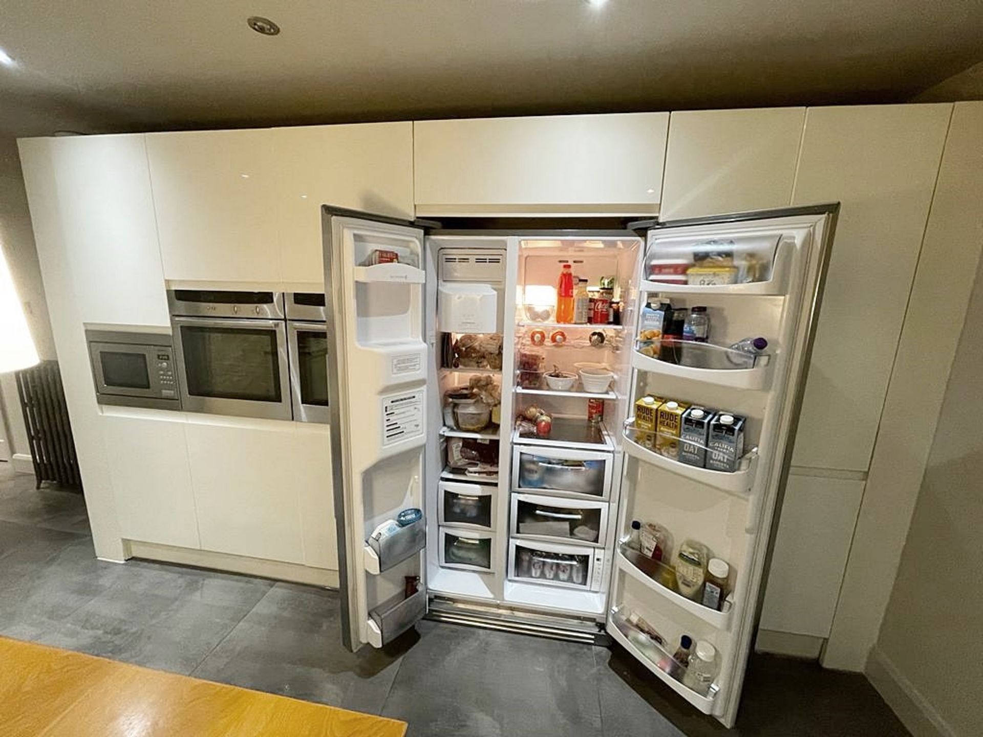 1 x Stunning PARAPAN Handleless Fitted Kitchen with Neff Appliances, Granite Worktops & Island - Image 95 of 126