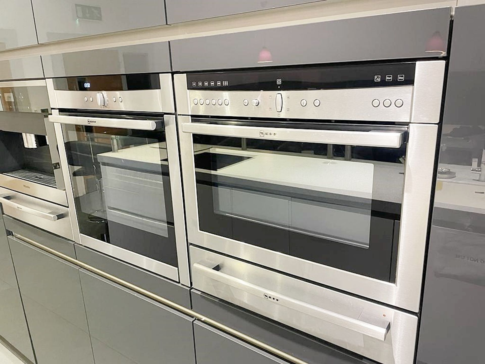 1 x SIEMATIC Bespoke Handleless Gloss Fitted Kitchen with 3.6m Island, Appliances & Granite Worktops - Image 78 of 117