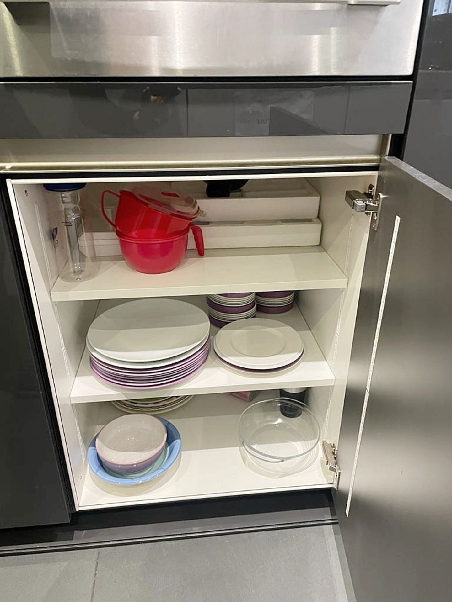 1 x SIEMATIC Bespoke Handleless Gloss Fitted Kitchen with 3.6m Island, Appliances & Granite Worktops - Image 84 of 117