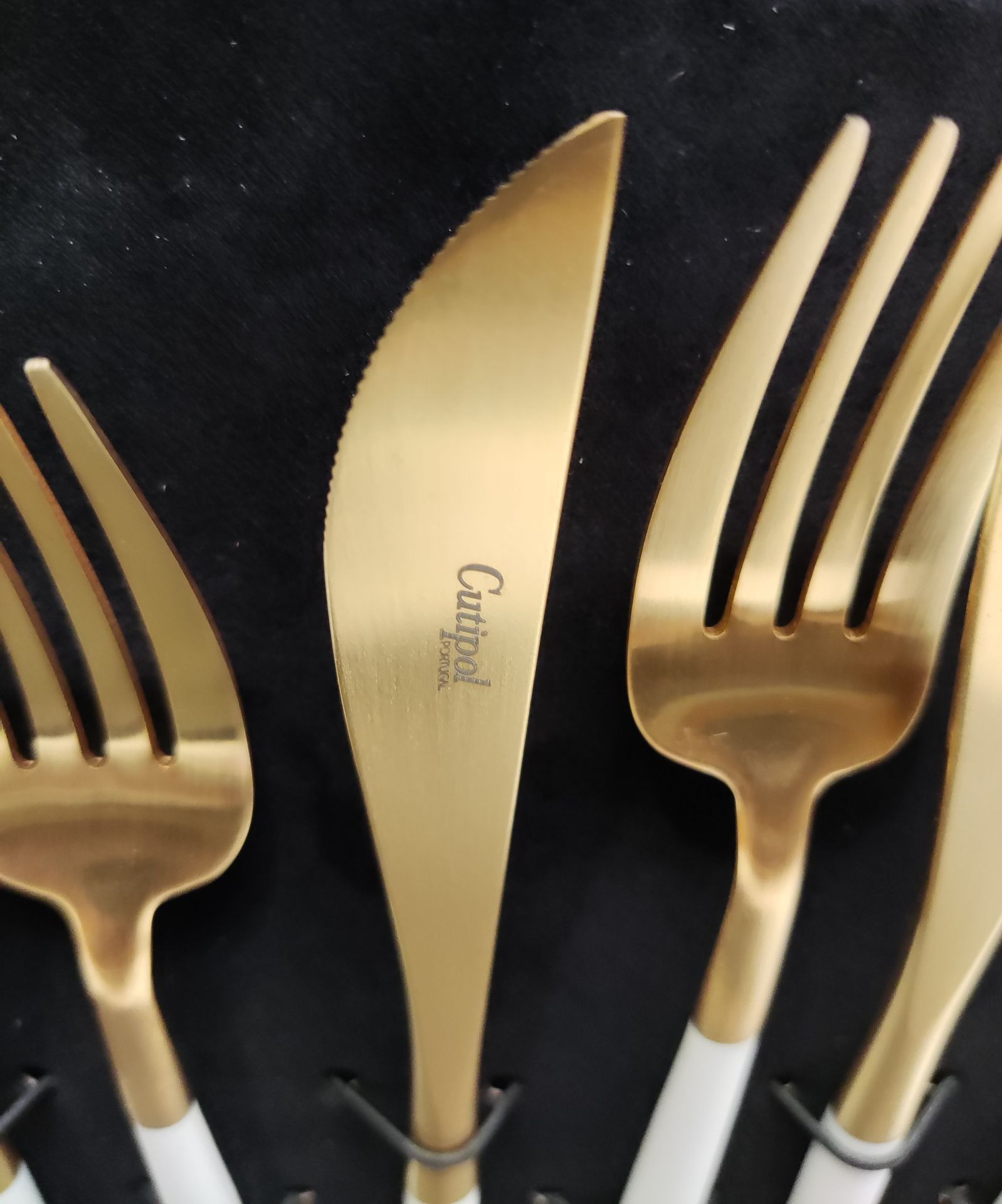 1 x CUTIPOL 'Goa' Luxury 24-Piece White/Gold Cutlery Set - New/Boxed - Original RRP £499.00 - Image 11 of 24