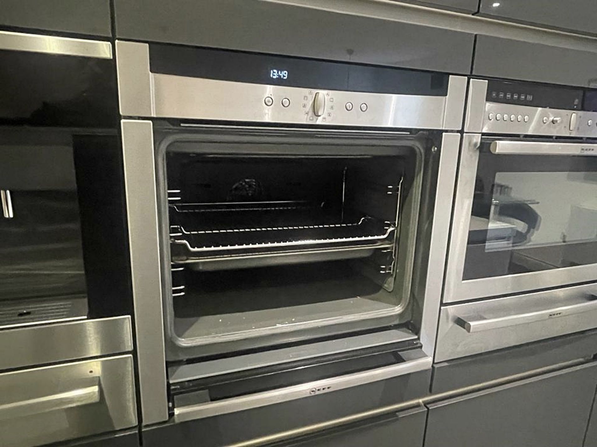 1 x SIEMATIC Bespoke Handleless Gloss Fitted Kitchen with 3.6m Island, Appliances & Granite Worktops - Image 71 of 117