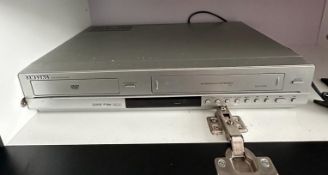 1 x SAMSUNG Dolby Digital DVD / VCR Video Player - Ref: GRG037 / WH2 / BOX - CL870 - Location: