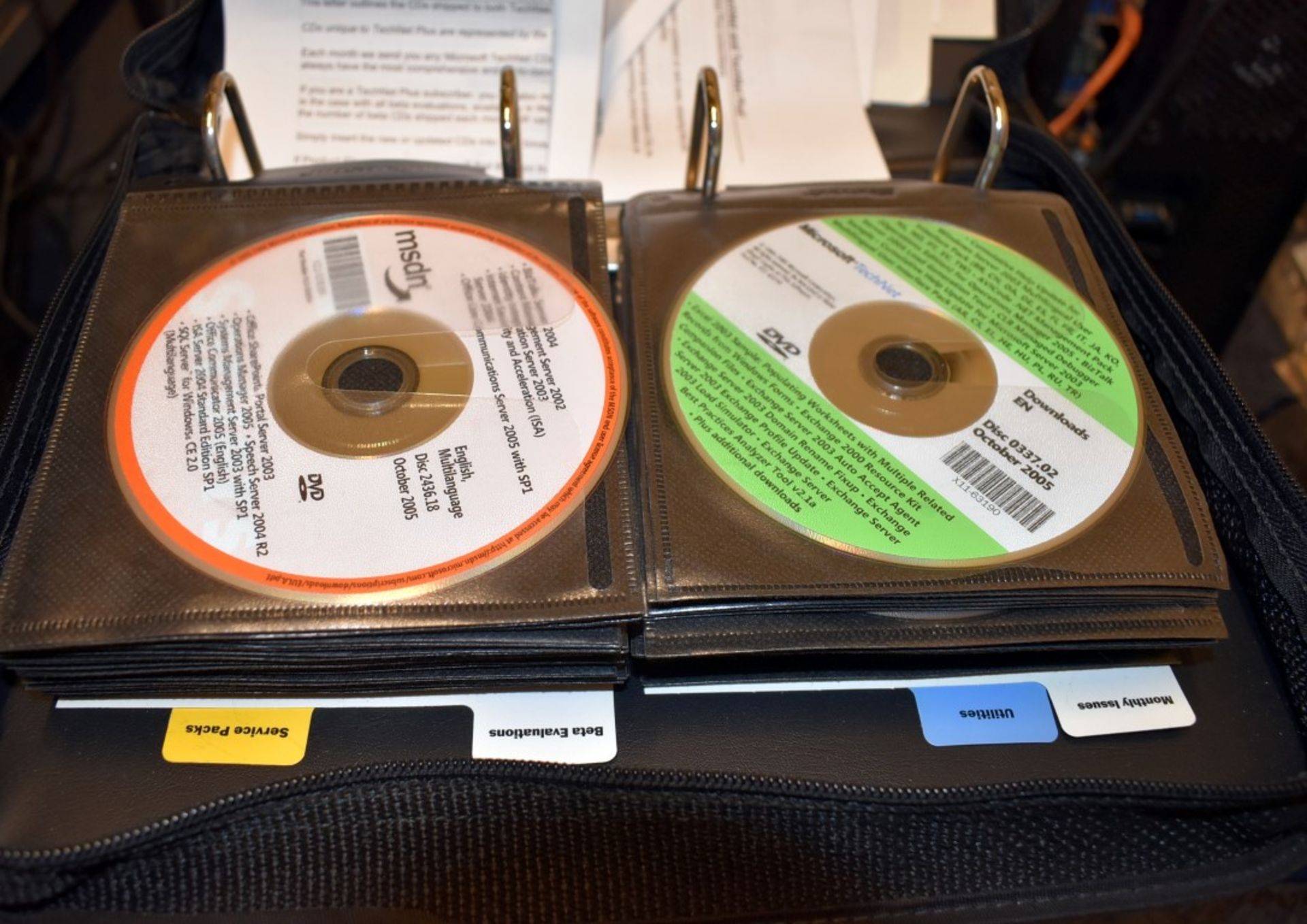 1 x Microsoft TechNet Plus Folder With Various Microsoft Installation Disks - Image 2 of 5