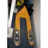 1 x Jungheinrich Pallet Pump Truck - Spares or Repairs - Ref: AC46 GFMR - CL646 - Location: