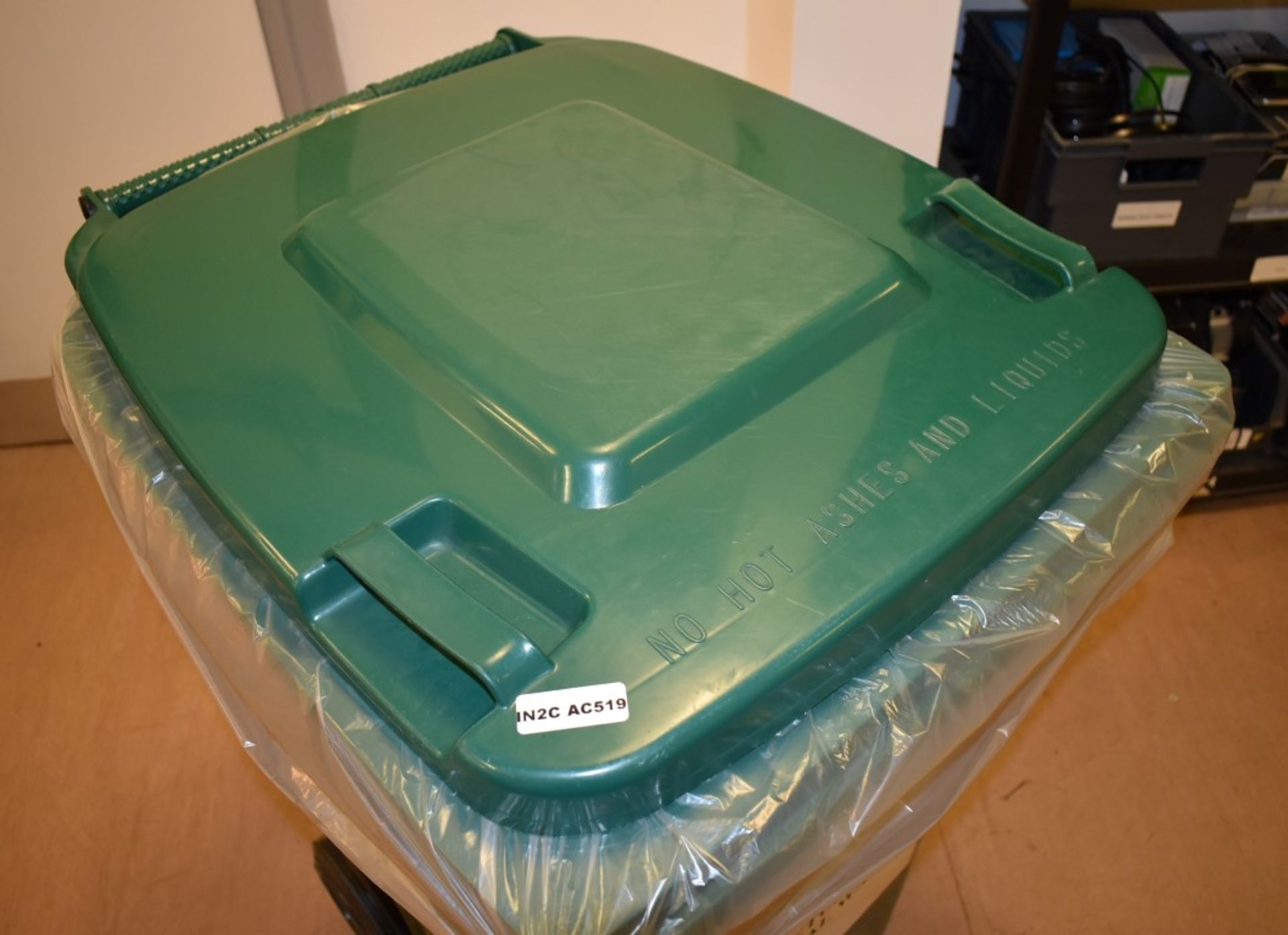 1 x Wheelie Waste Bin in Green - 240 Litre - Previously Used Indoors Only - Good Clean Condition - Image 2 of 3