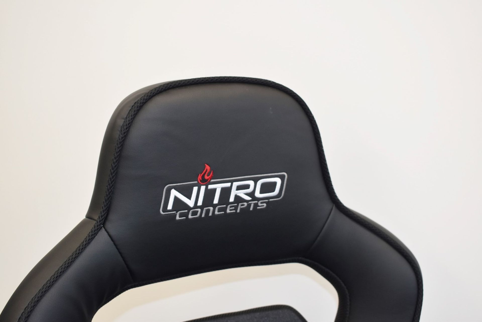1 x Nitro Concepts Evo Gaming Swivel Chair - Faux Leather and Fabric Upholstery in Black - Image 3 of 9