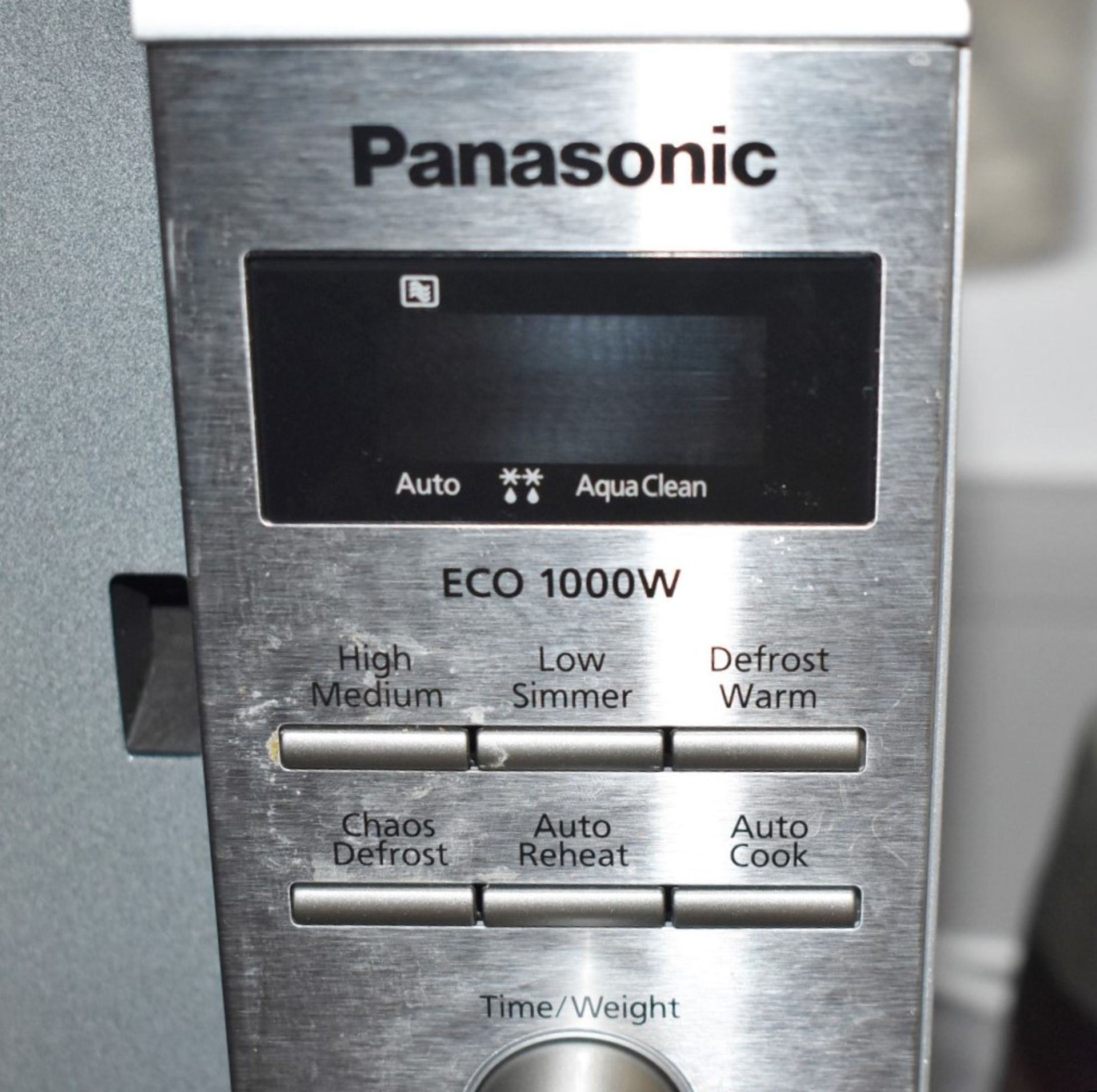 1 x Panasonic Eco 1000w Microwave Oven - Image 2 of 2