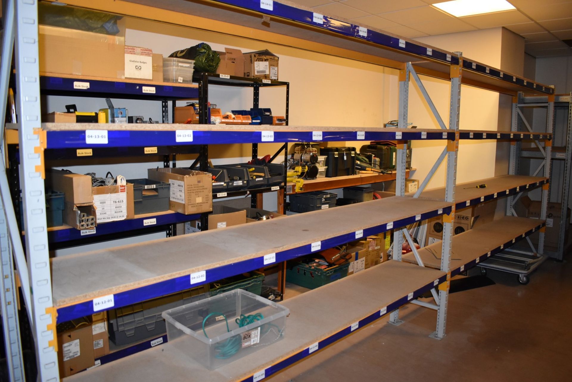 5 x Bays of Heavy Duty Storage Shelving - Includes 6 x Uprights, 31 x Crossbeams & Shelves - Image 3 of 7