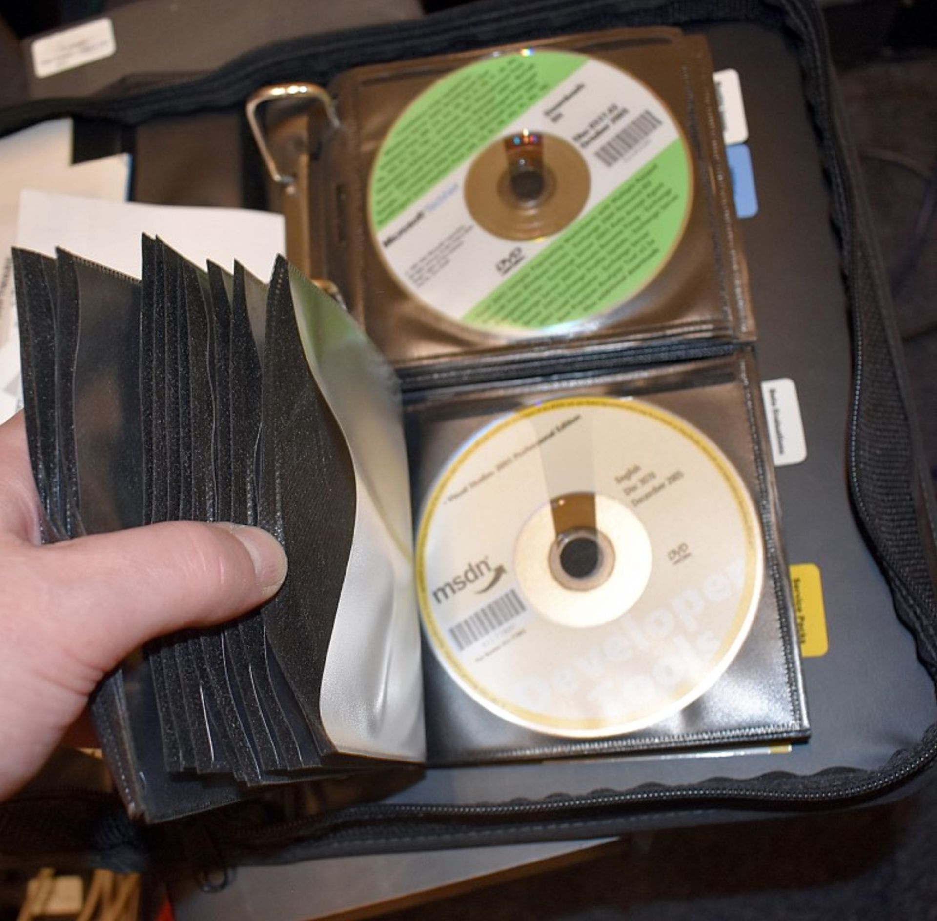 1 x Microsoft TechNet Plus Folder With Various Microsoft Installation Disks - Image 4 of 5