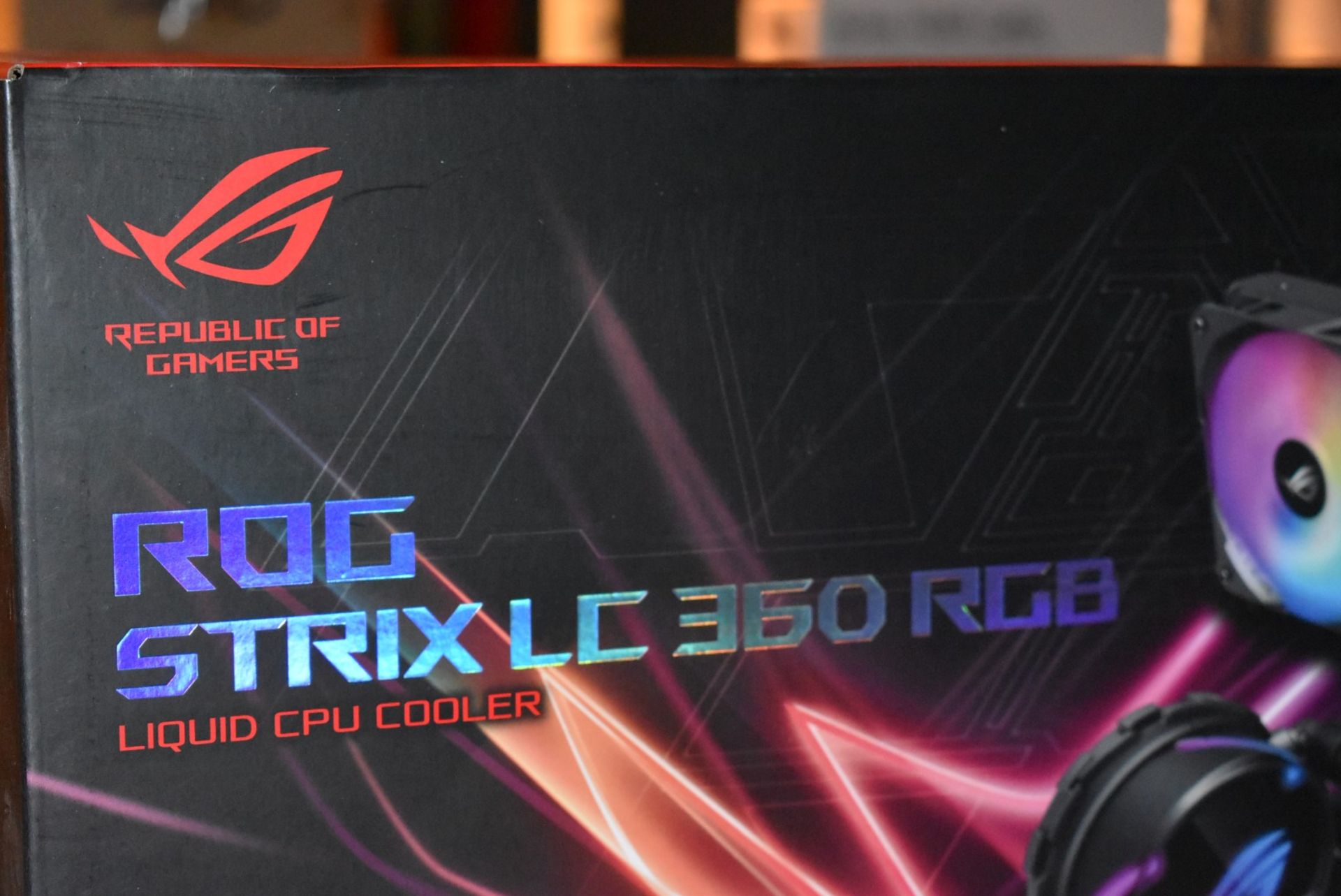 1 x Asus ROG Strix LC 360 RGB Liquid CPU Cooler With Three 120mm Fans - Suitable For AMD and Intel - Image 2 of 6