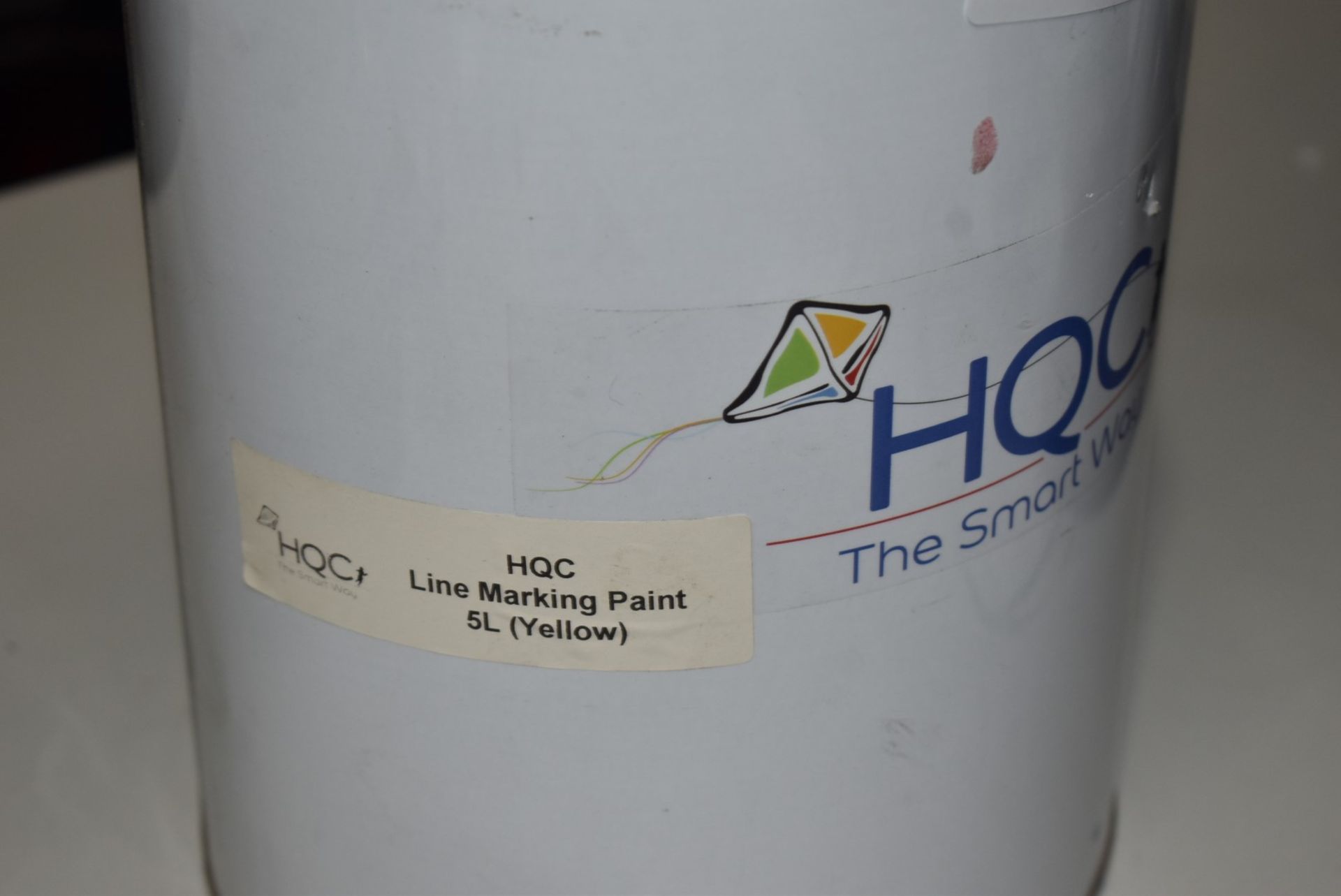 1 x Sealed Tin of HQC Yellow Line Marking Paint - 5 Litres - Image 2 of 2