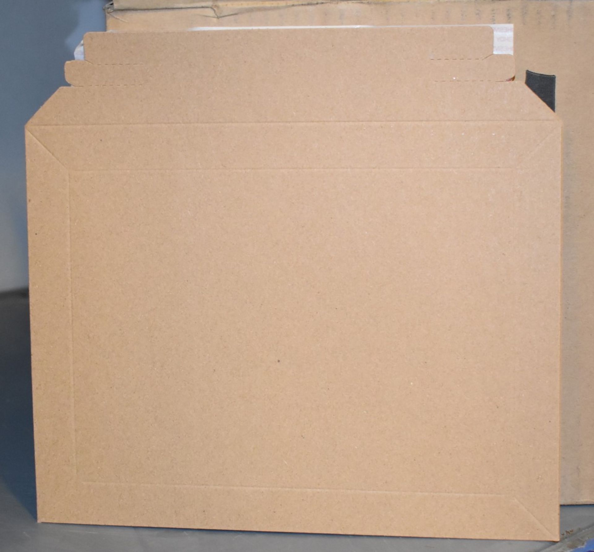 100 x Capacity Book Mailer Cardboard Envelopes - Size: 140 x 140 x 195mm - Image 3 of 3