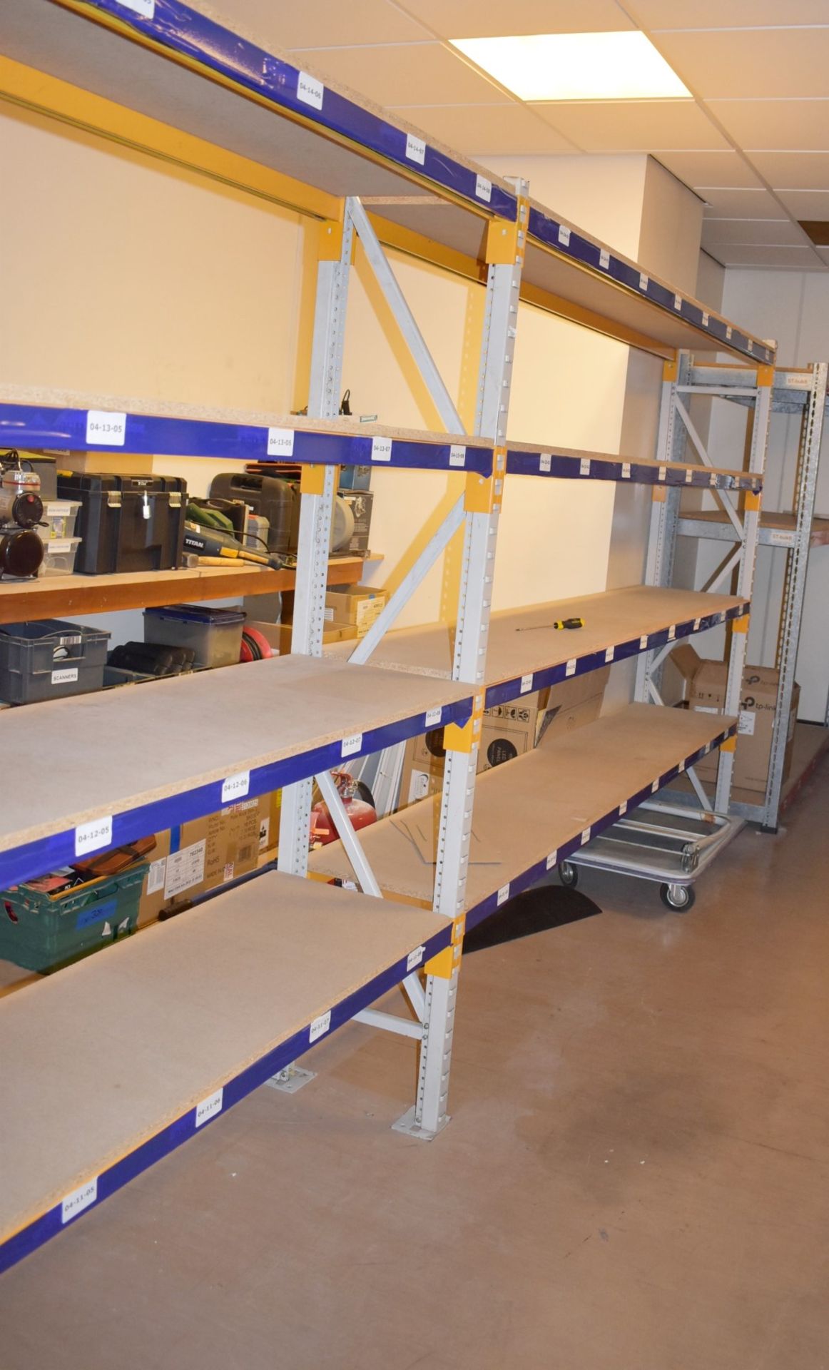 5 x Bays of Heavy Duty Storage Shelving - Includes 6 x Uprights, 31 x Crossbeams & Shelves - Image 6 of 7