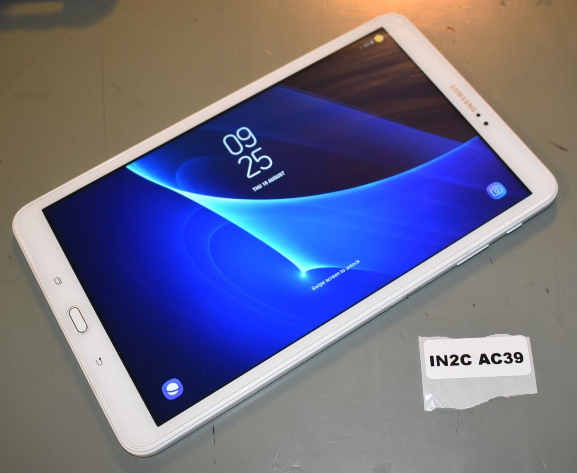 1 x Samsung 32GB 10.1 Inch Galaxy Tab A 2016 Tablet - Model SM-T580