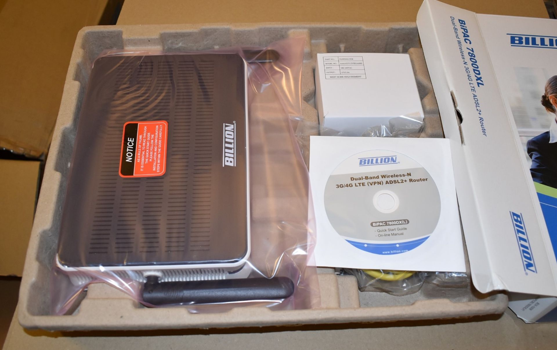 1 x Billion BiPAC 7800DXL Dual Band Wireless-N 3G/4G LTE ADSL2+ Router - New Boxed Stock - Image 3 of 4