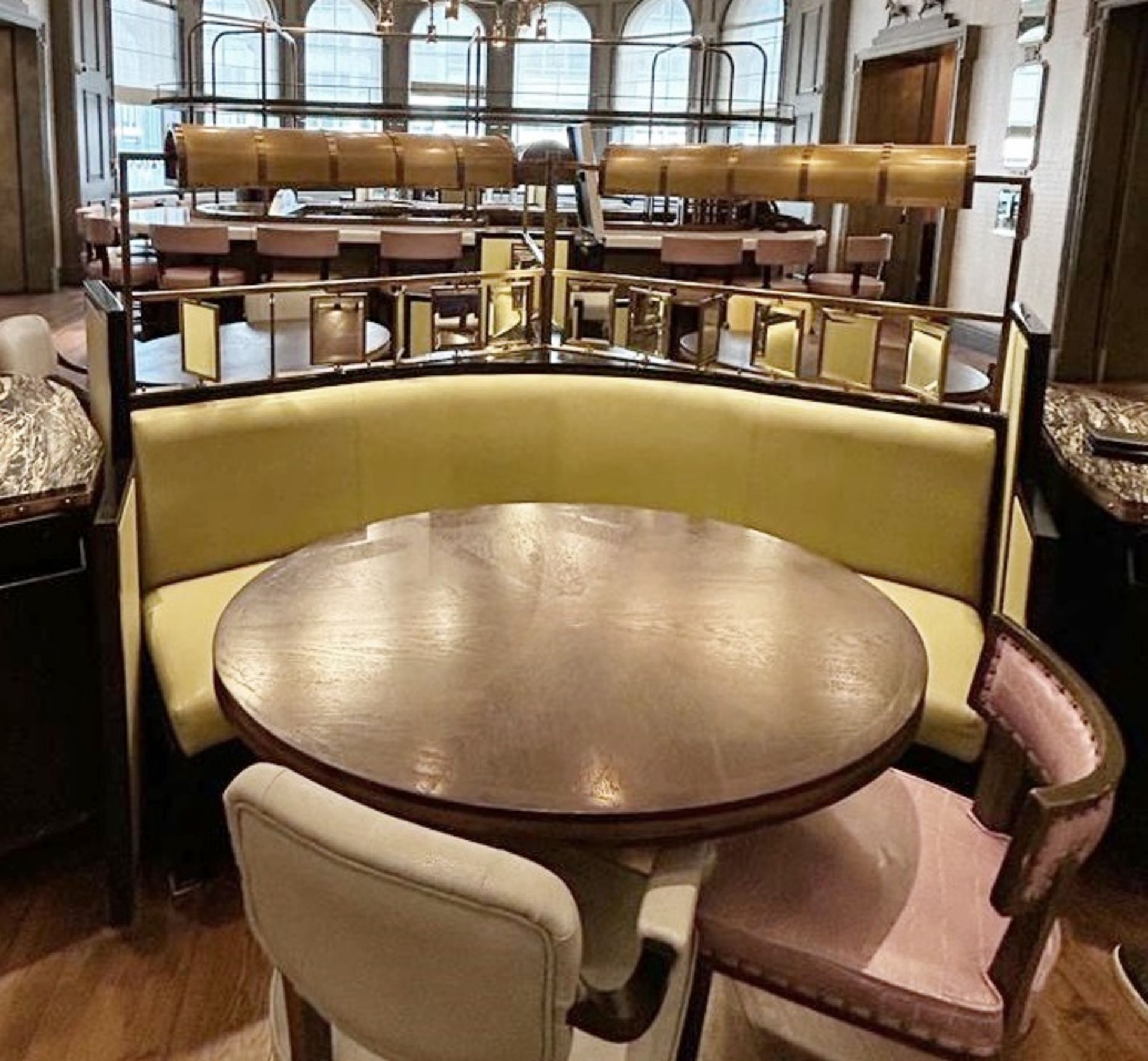 1 x Luxury Commercial Star-shaped Banquet Seating - Situated in an Exclusive Gourmet Restaurant