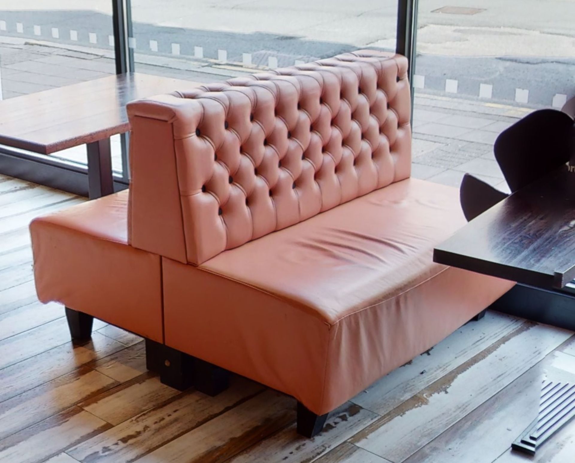 1 x Back to Back Seating Bench Featuring Studded Backs and a Salmon Leather Upholstery - Image 2 of 3