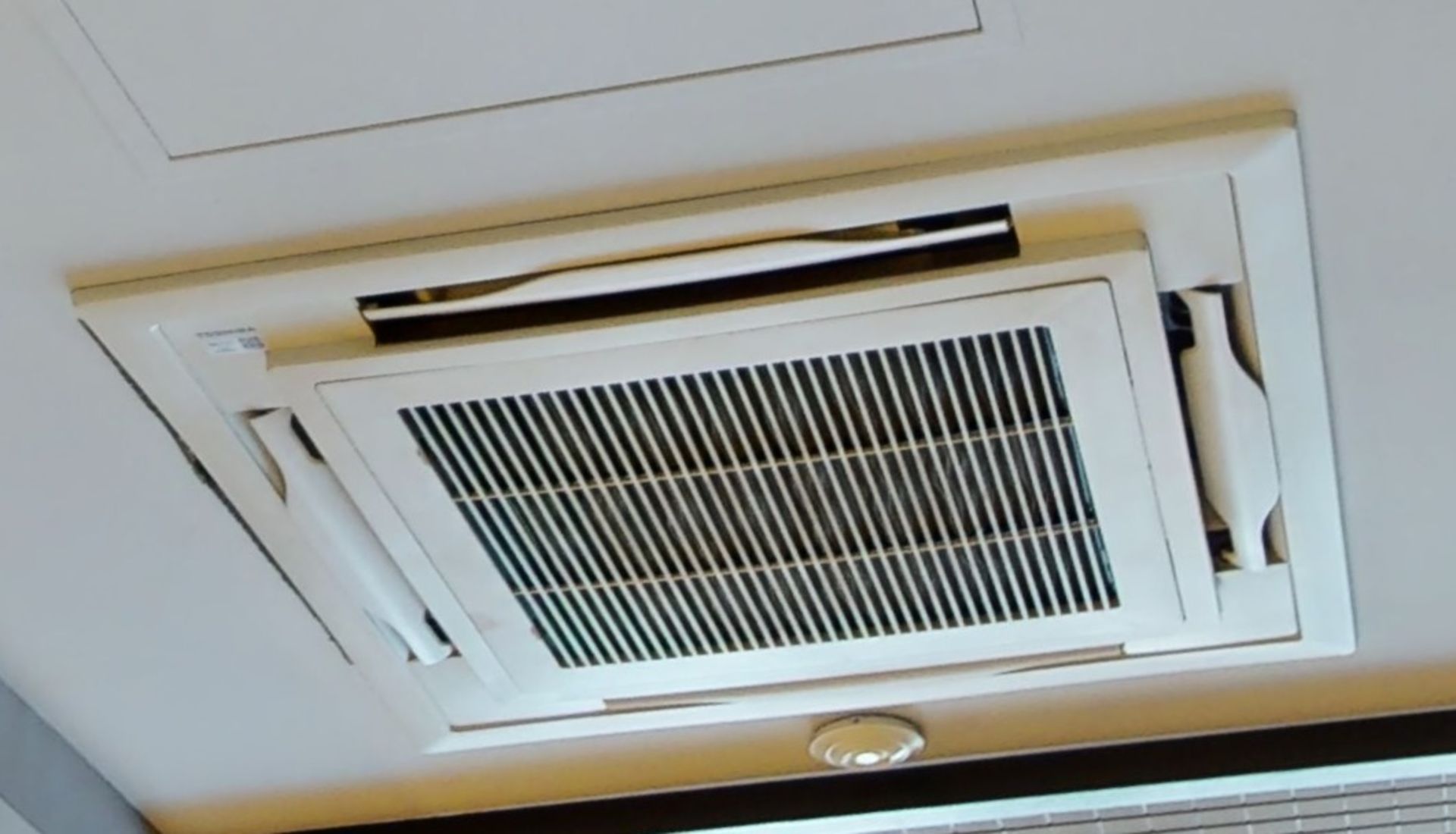 1 x Toshiba Air Conditioning System - Includes 3 x Indoor Cassettes and 3 x Outdoor Condensers - Image 2 of 5